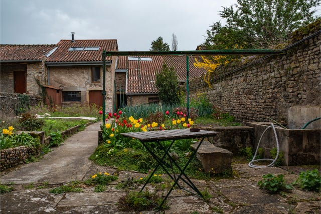 Vue de la fenêtre, Cluny, Saône-et-Loire, Bourgogne-Franche-Comté, France, 2016, photographie Jean pierre Morcrette