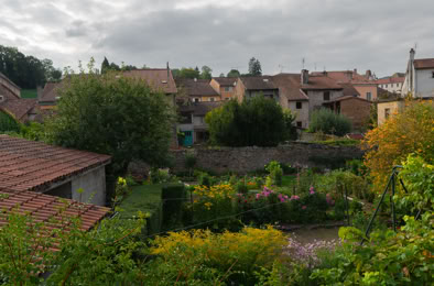Vue de la fenêtre, Cluny (3), Saône-et-Loire, Bourgogne-Franche-Comté, France, 2015