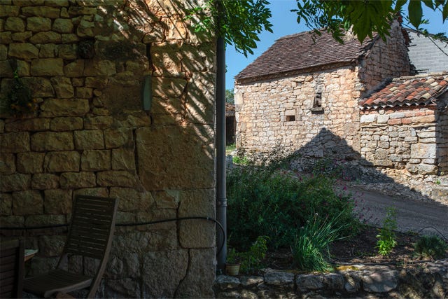  Vue de la fenêtre, Rouffiac, Lot, Occitanie, France, 2013, photographie Jean pierre Morcrette