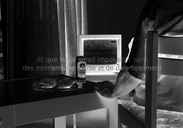 Série métaphysiquée, dit que la vie serait impossible sans des moments de bêtise et de divertissement