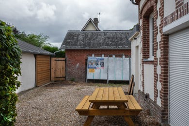 Vue de la fenêtre, La Haye-de-Routot, Eure, France, 2024, photographie Jean pierre Morcrette